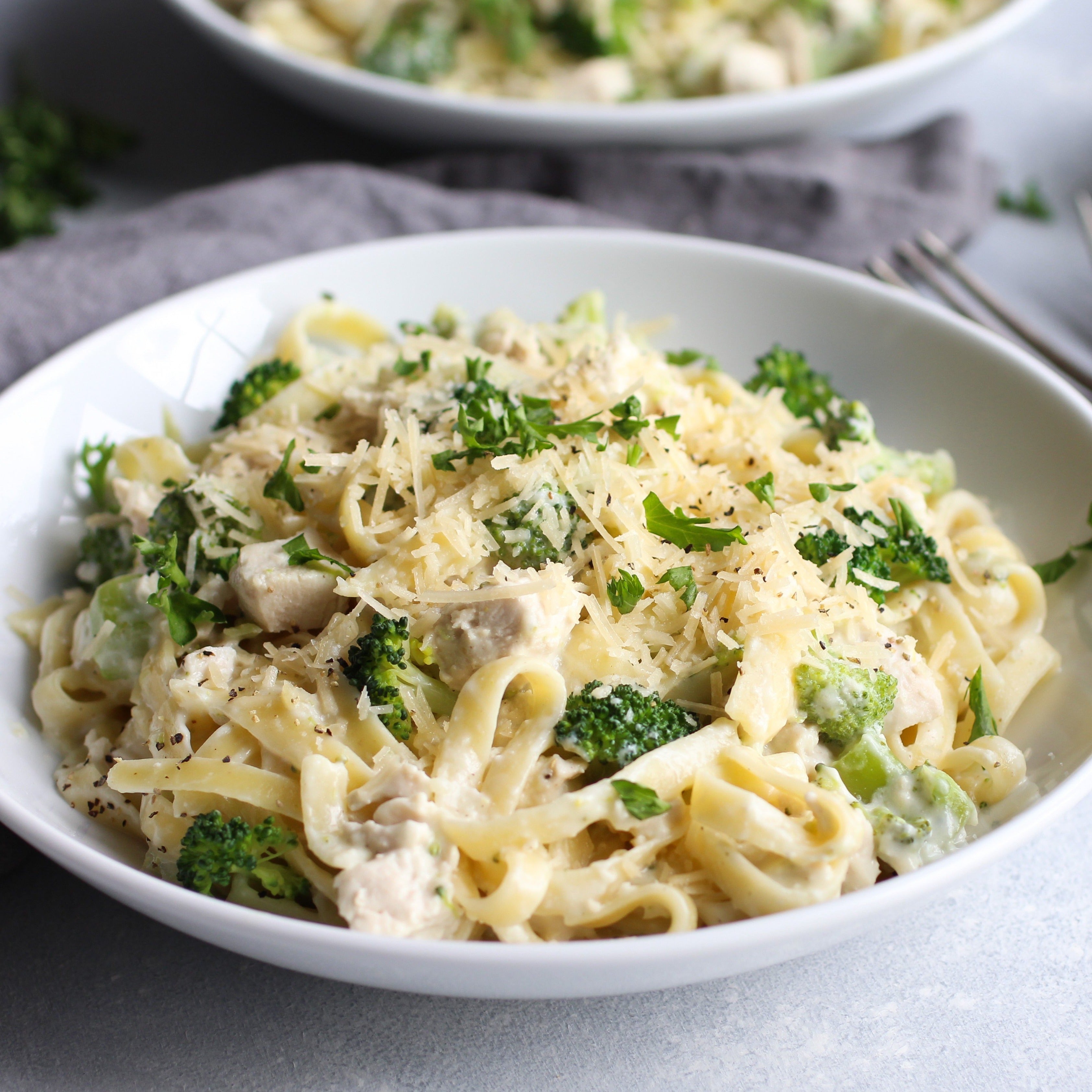 Skinny Chicken Fettuccine Alfredo